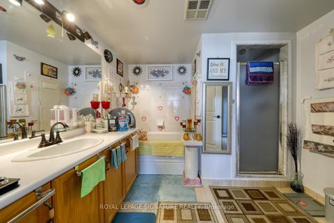 Photo 29 at 904 - 6 Humberline Drive, Clairville, Toronto