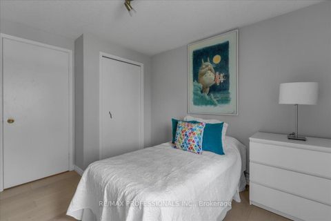 Photo 12 at 157 Maple Branch Path, The Westway, Toronto