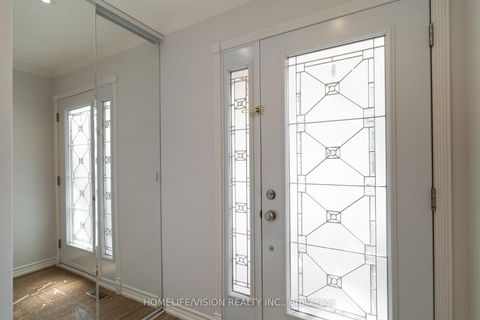 Photo 2 at 32 Mountfield Crescent, Brownridge, Vaughan
