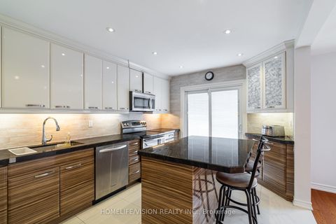 Photo 5 at 32 Mountfield Crescent, Brownridge, Vaughan