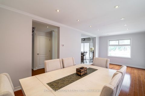 Photo 12 at 32 Mountfield Crescent, Brownridge, Vaughan