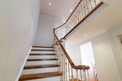 Photo 18 at 32 Mountfield Crescent, Brownridge, Vaughan