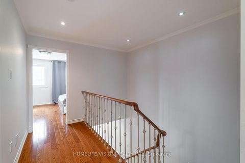 Photo 19 at 32 Mountfield Crescent, Brownridge, Vaughan