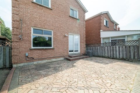 Photo 35 at 32 Mountfield Crescent, Brownridge, Vaughan