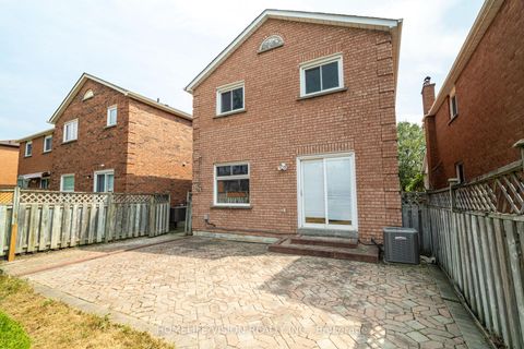 Photo 36 at 32 Mountfield Crescent, Brownridge, Vaughan