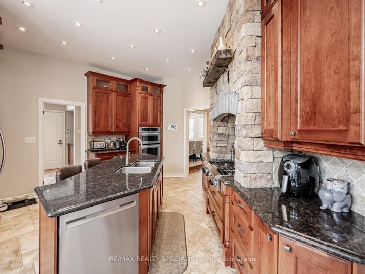 Photo 7 at 12 McMaster Street, Glen Williams, Halton Hills