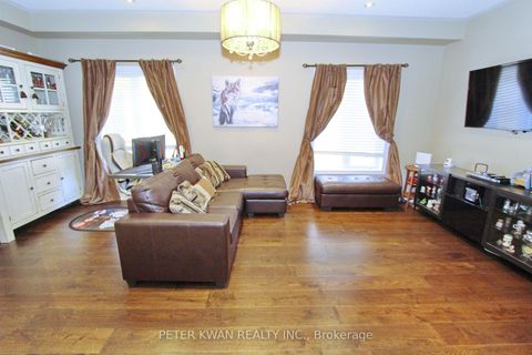Photo 6 at 121 Warbler Avenue, Patterson, Vaughan