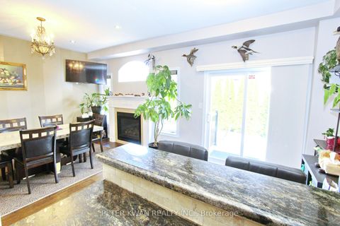 Photo 10 at 121 Warbler Avenue, Patterson, Vaughan