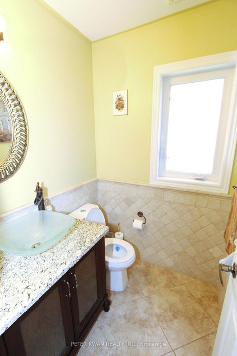 Photo 15 at 121 Warbler Avenue, Patterson, Vaughan