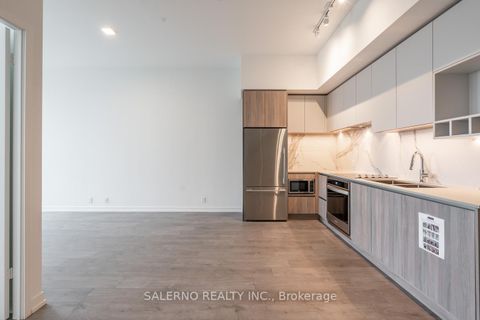 Photo 8 at Th 11 - 7 Buttermill Avenue, Vaughan Corporate Centre, Vaughan