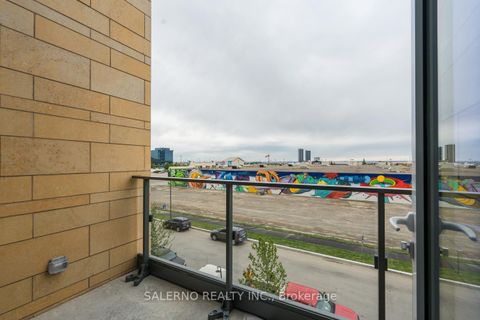 Photo 27 at Th 11 - 7 Buttermill Avenue, Vaughan Corporate Centre, Vaughan
