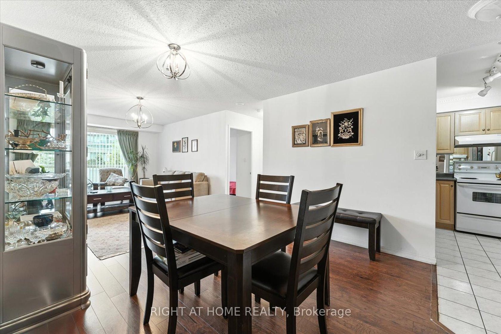 308 - 23 Lorraine Drive, Willowdale West, Toronto 