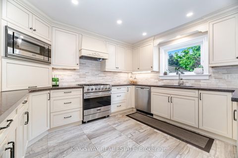 Photo 11 at 2246 Grand Ravine Drive, RO River Oaks, Oakville