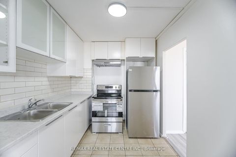 Photo 11 at 2601 - 735 Don Mills Road, Flemingdon Park, Toronto