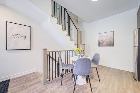 Photo 10 at 26 - 51 Winlock Park, Newtonbrook East, Toronto