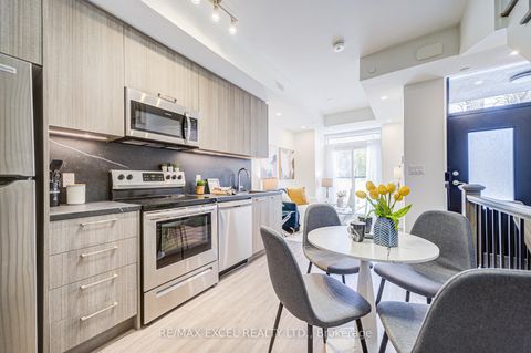 Photo 12 at 26 - 51 Winlock Park, Newtonbrook East, Toronto