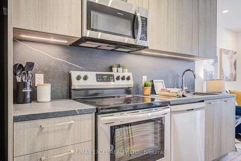 Photo 13 at 26 - 51 Winlock Park, Newtonbrook East, Toronto