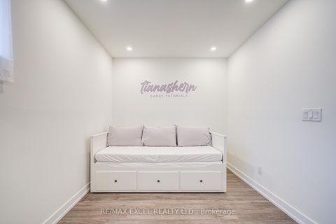 Photo 41 at 26 - 51 Winlock Park, Newtonbrook East, Toronto