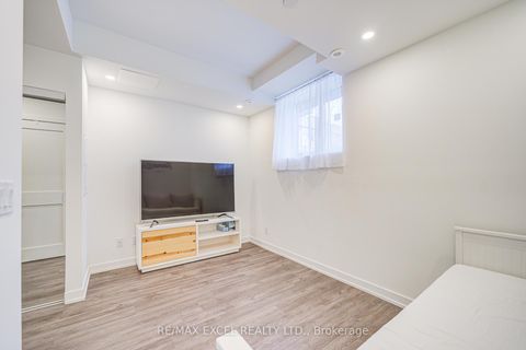 Photo 42 at 26 - 51 Winlock Park, Newtonbrook East, Toronto