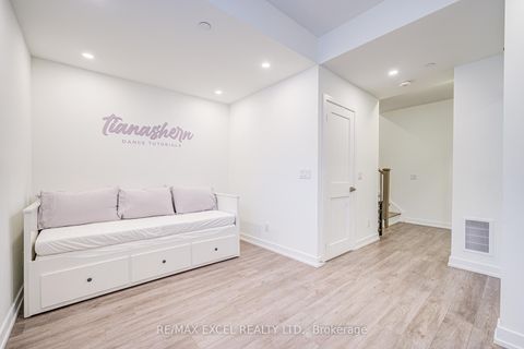 Photo 43 at 26 - 51 Winlock Park, Newtonbrook East, Toronto