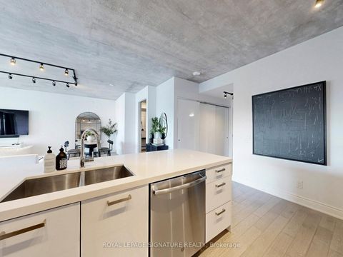 Photo 8 at 1105 - 608 Richmond Street W, Waterfront Communities C1, Toronto