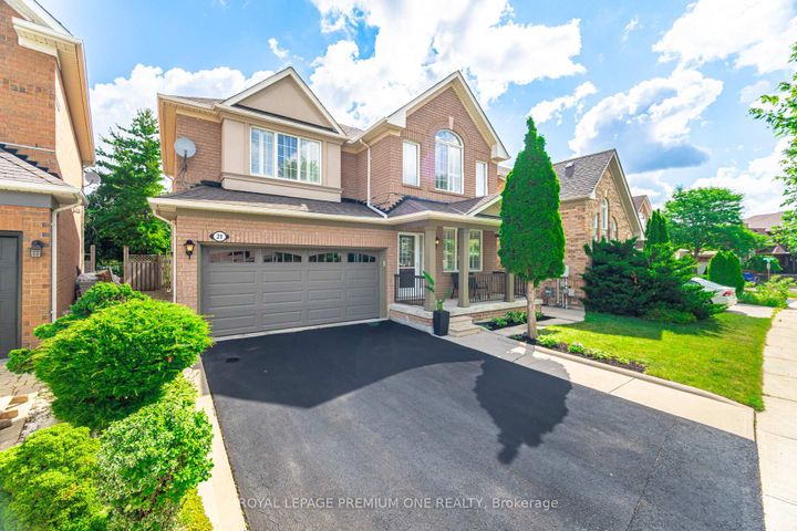 Photo 3 at 21 Ocean Avenue, Vellore Village, Vaughan