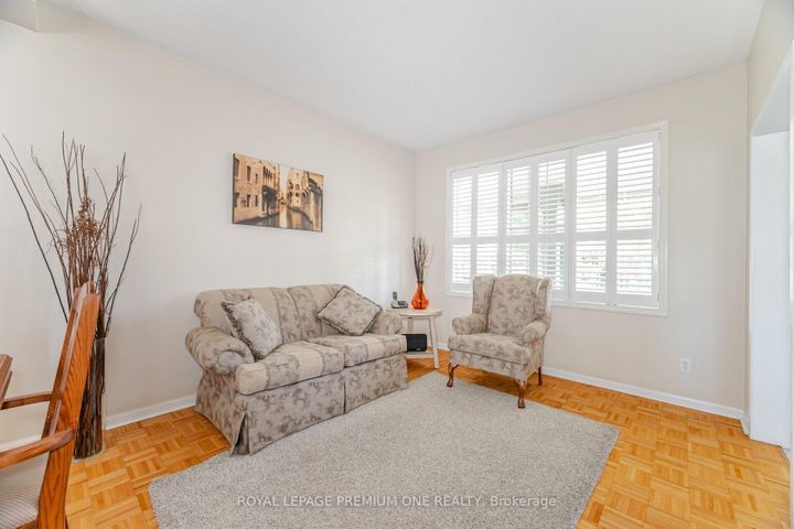 Photo 9 at 21 Ocean Avenue, Vellore Village, Vaughan