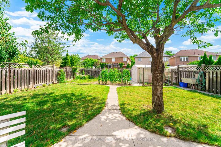 Photo 41 at 21 Ocean Avenue, Vellore Village, Vaughan