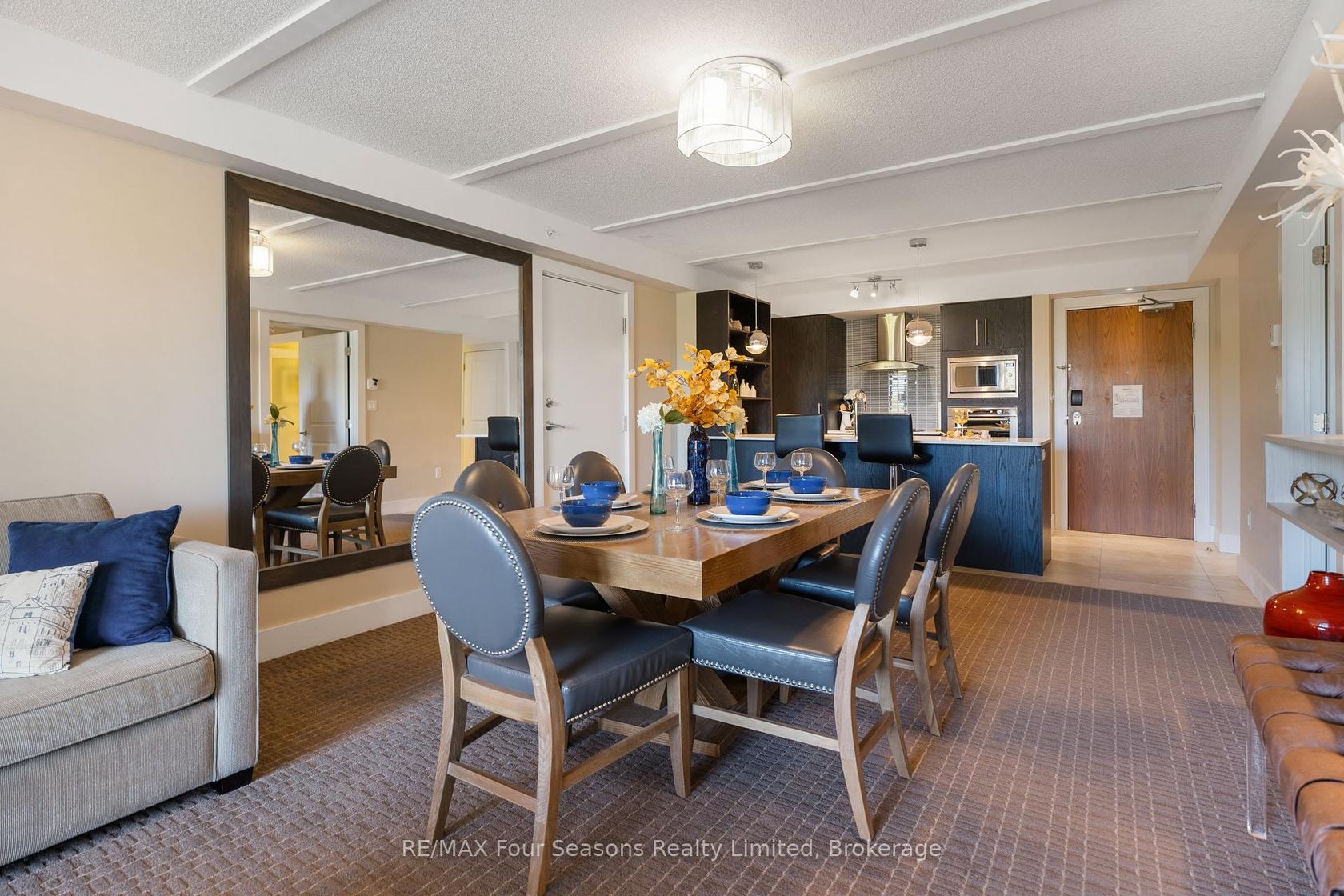 5202-5204 - 9 HARBOUR Street E, Collingwood 