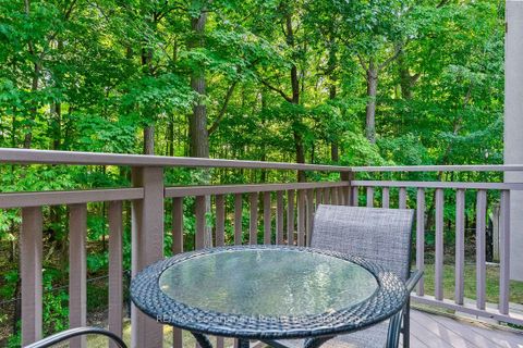 Photo 23 at 16 - 2303 HILL RIDGE Court, WT West Oak Trails, Oakville
