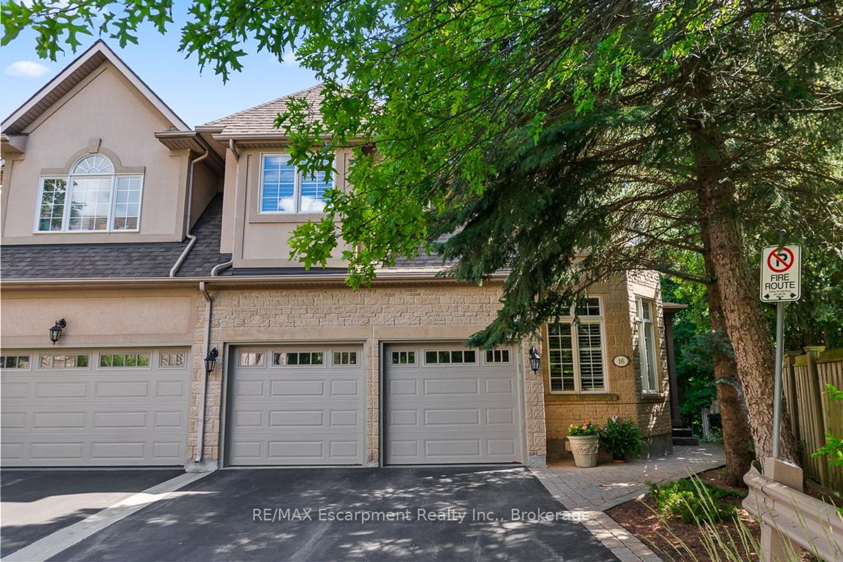 16 - 2303 HILL RIDGE Court, WT West Oak Trails, Oakville 
