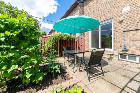 Photo 20 at 61 Mabley Crescent, Lakeview Estates, Vaughan