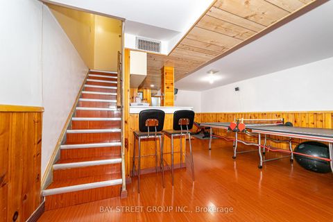 Photo 22 at 61 Mabley Crescent, Lakeview Estates, Vaughan