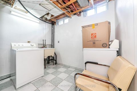 Photo 28 at 61 Mabley Crescent, Lakeview Estates, Vaughan
