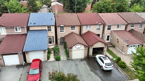 Photo 30 at 61 Mabley Crescent, Lakeview Estates, Vaughan