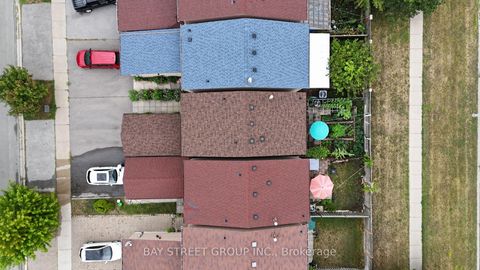 Photo 31 at 61 Mabley Crescent, Lakeview Estates, Vaughan