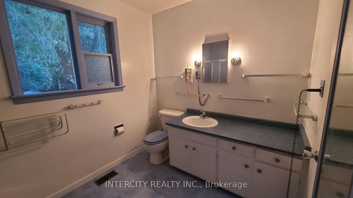 Photo 12 at 63 Centre Street N, Brampton North, Brampton