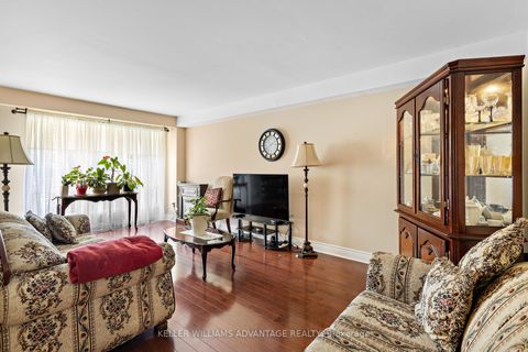 Photo 4 at 17 - 1051 Sandhurst Circle, Agincourt North, Toronto