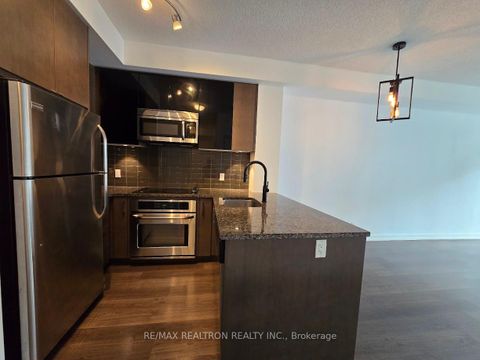 Photo 4 at 803 - 89 Dunfield Avenue, Mount Pleasant West, Toronto