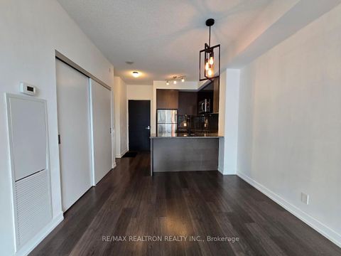 Photo 10 at 803 - 89 Dunfield Avenue, Mount Pleasant West, Toronto