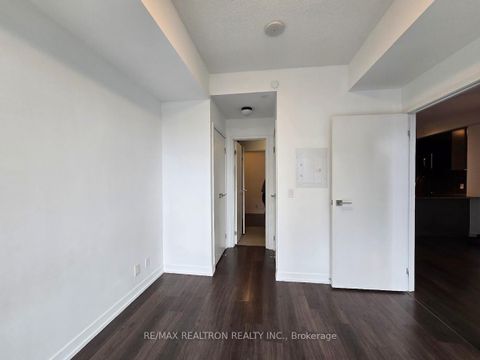 Photo 15 at 803 - 89 Dunfield Avenue, Mount Pleasant West, Toronto