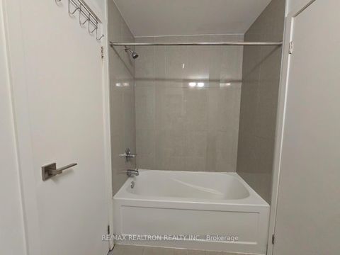 Photo 25 at 803 - 89 Dunfield Avenue, Mount Pleasant West, Toronto