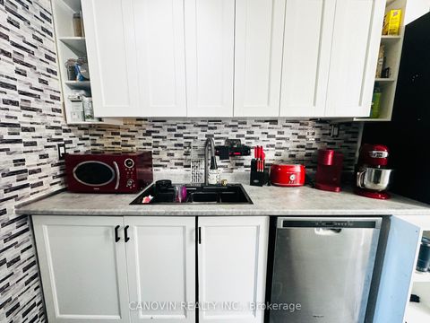 Photo 12 at 310 - 205 Hilda Avenue, Newtonbrook West, Toronto