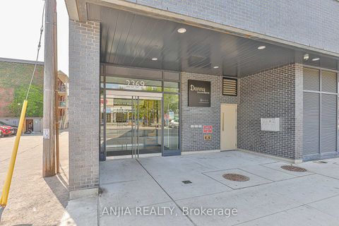 Photo 2 at 207 - 2369 Danforth Avenue, Danforth, Toronto