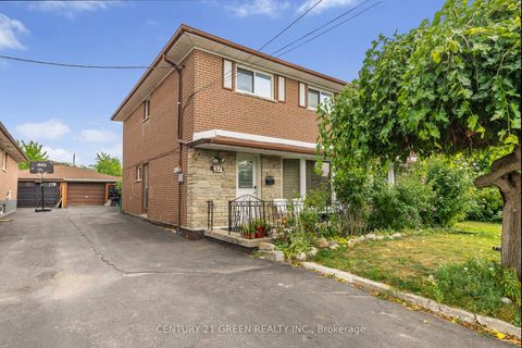 Photo 2 at 37 Rubydale Gardens, Humber Summit, Toronto