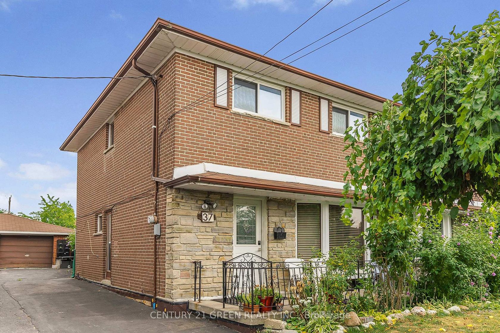 37 Rubydale Gardens, Humber Summit, Toronto 