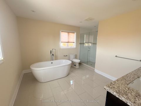 Photo 7 at 2 Gatewood Court, Bayview Hill, Richmond Hill