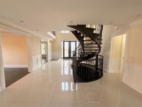 Photo 11 at 2 Gatewood Court, Bayview Hill, Richmond Hill