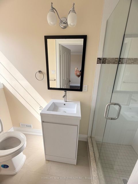 Photo 18 at 2 Gatewood Court, Bayview Hill, Richmond Hill