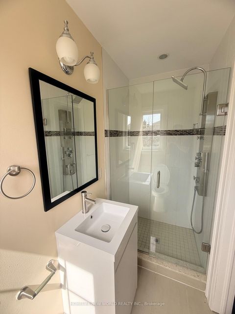 Photo 32 at 2 Gatewood Court, Bayview Hill, Richmond Hill
